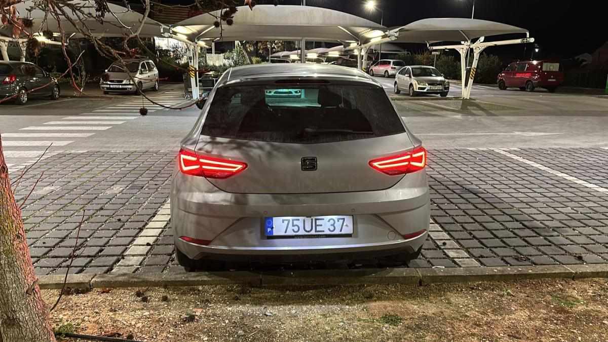 seat-leon-1-6-tdi-2018-diesel-1598cc