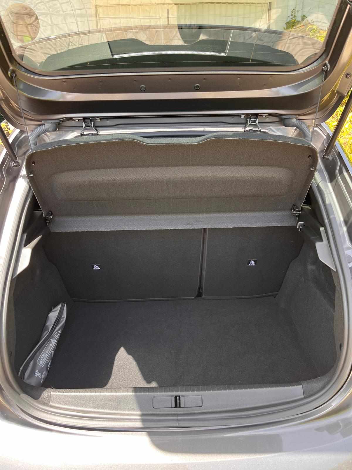 peugeot-208-1-2-puretech-2023-gasolina-1199cc