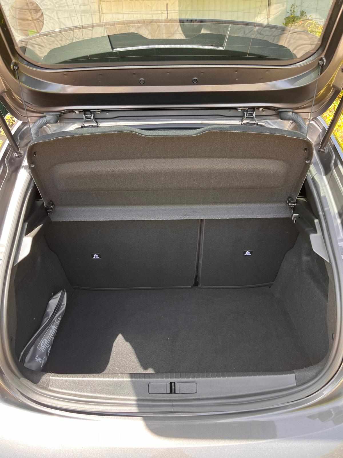 peugeot-208-1-2-puretech-2023-gasolina-1199cc