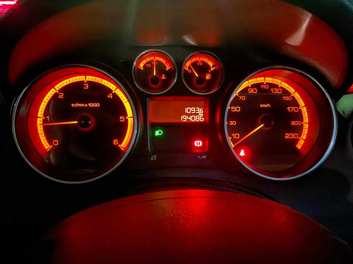 peugeot-308-1-6-hdi-fap-2010-diesel-1560cc