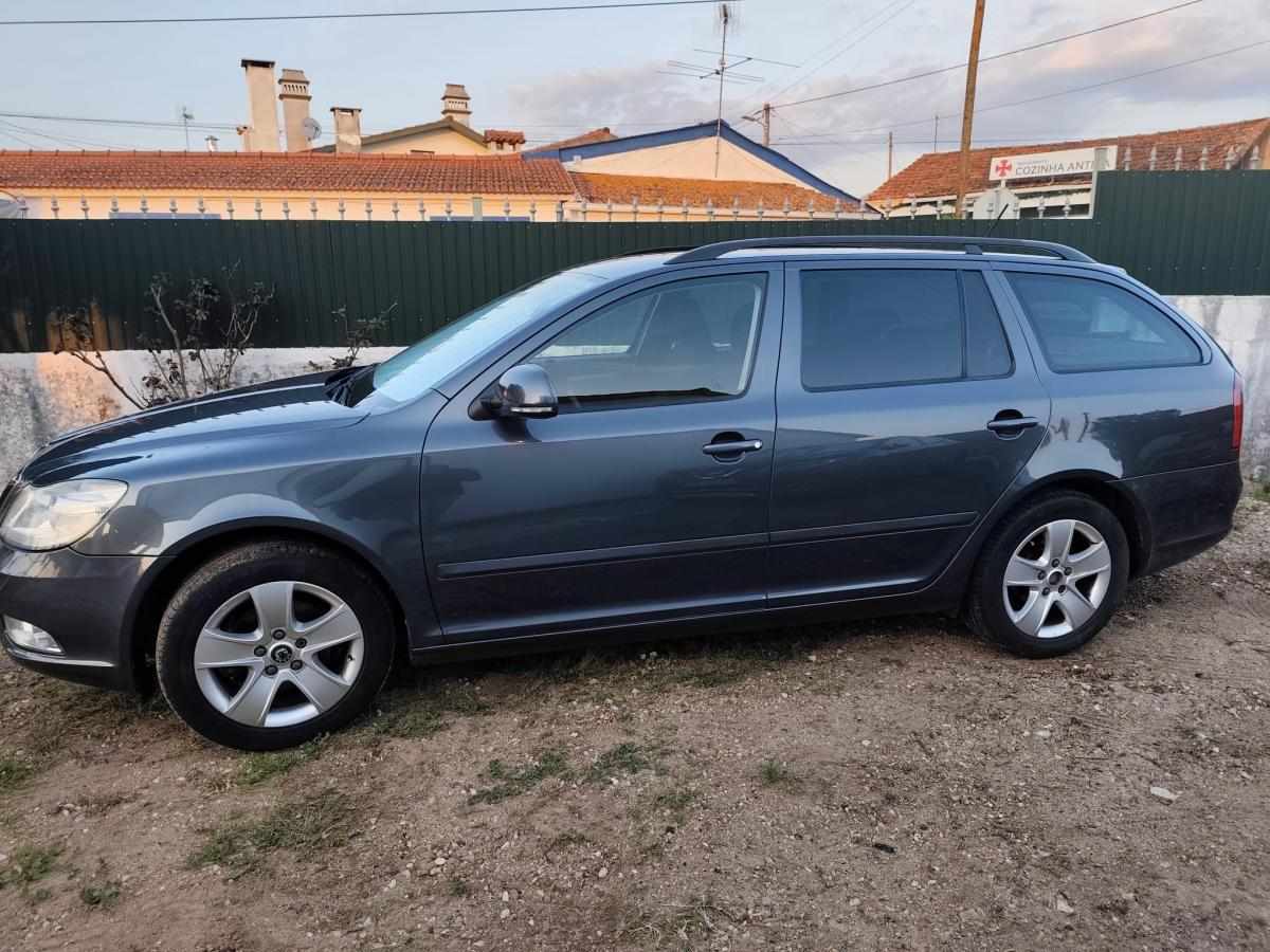 skoda-octavia-1-6-tdi-2010-diesel-1598cc