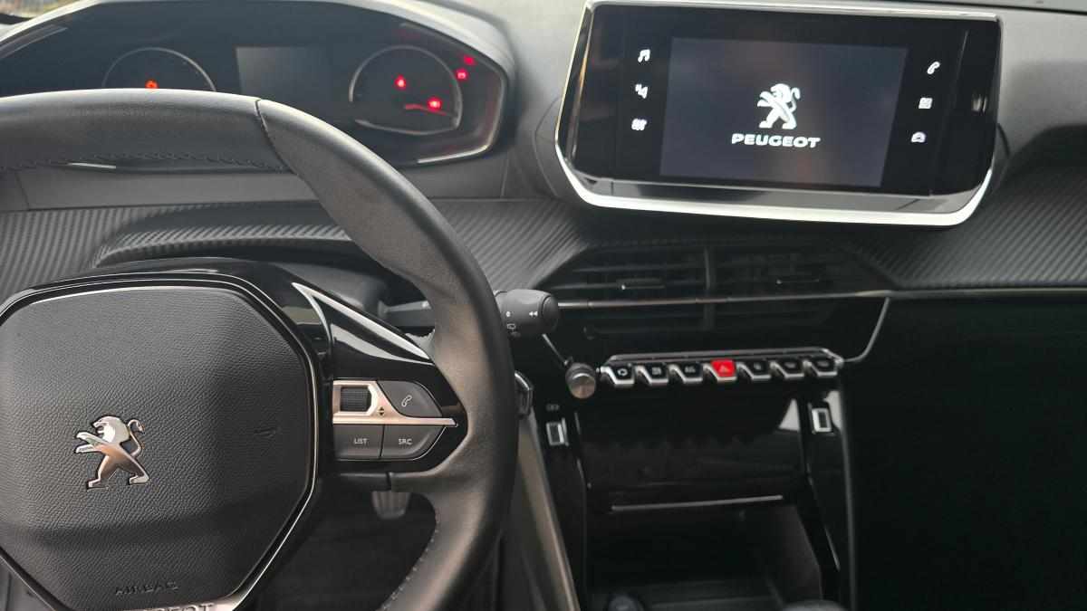 peugeot-208-1-2-puretech-2023-gasolina-1199cc