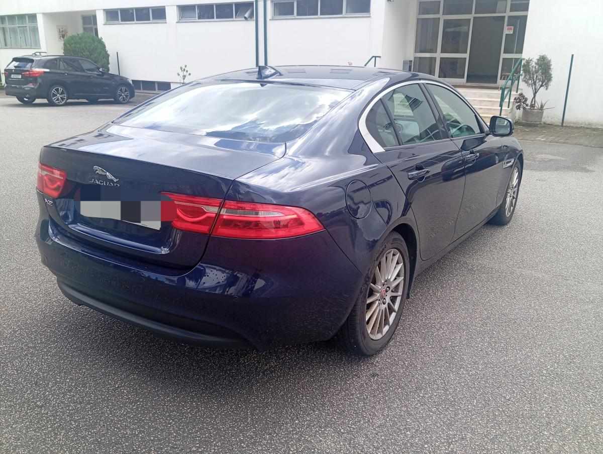 jaguar-xe-2-0-e-performance-2015-diesel-1999cc