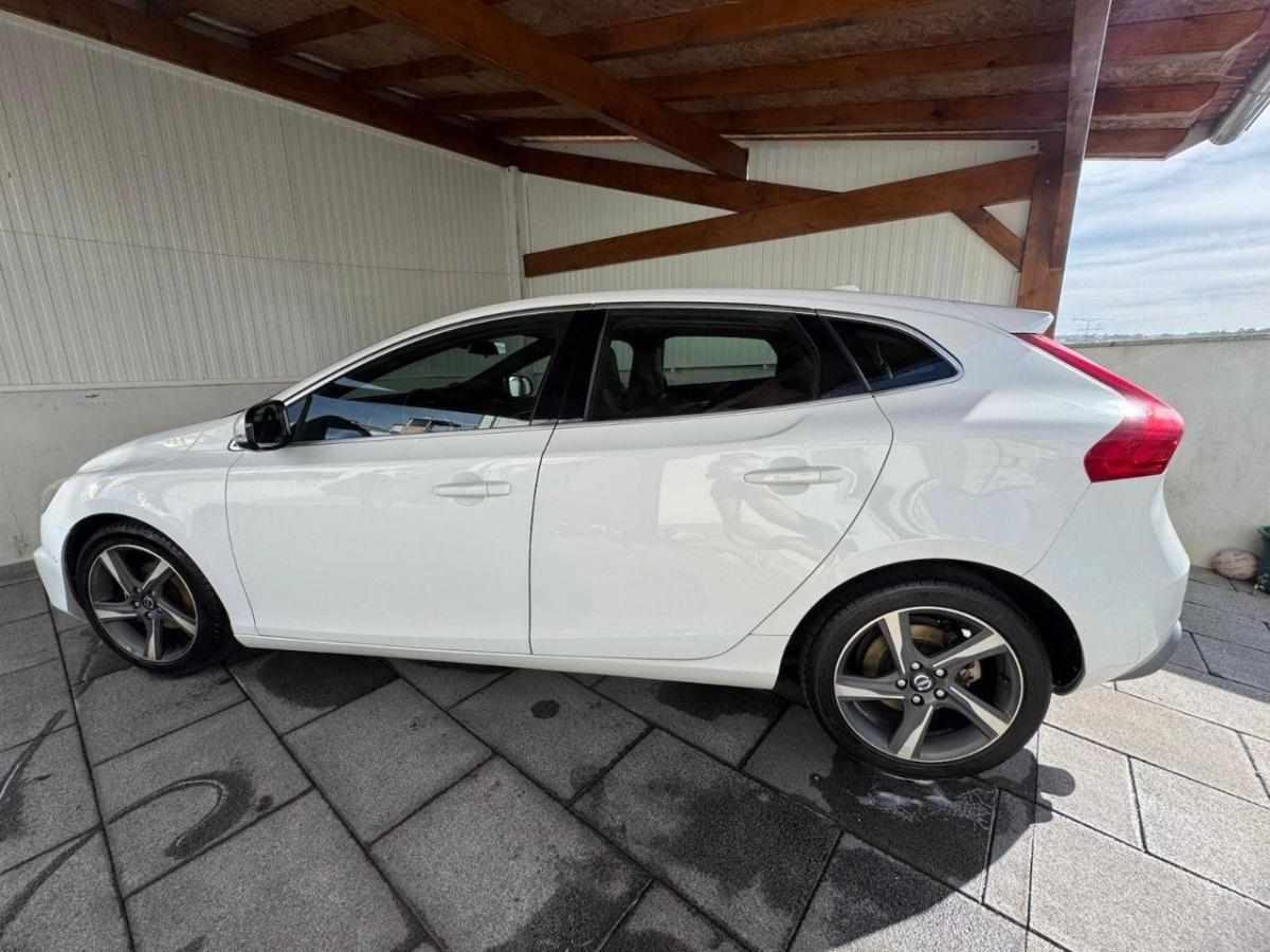 volvo-v40-1-6-d2-2014-diesel-1560cc