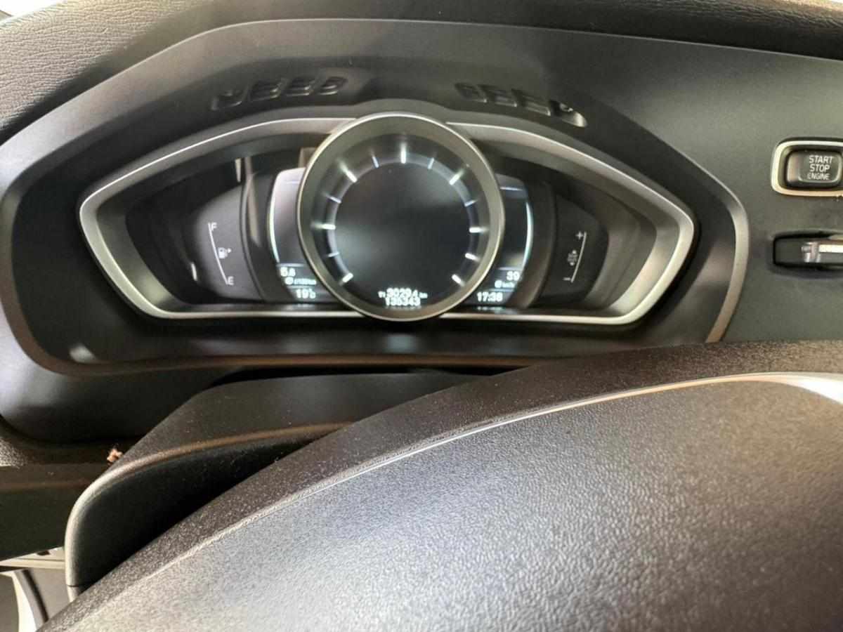 volvo-v40-1-6-d2-2014-diesel-1560cc