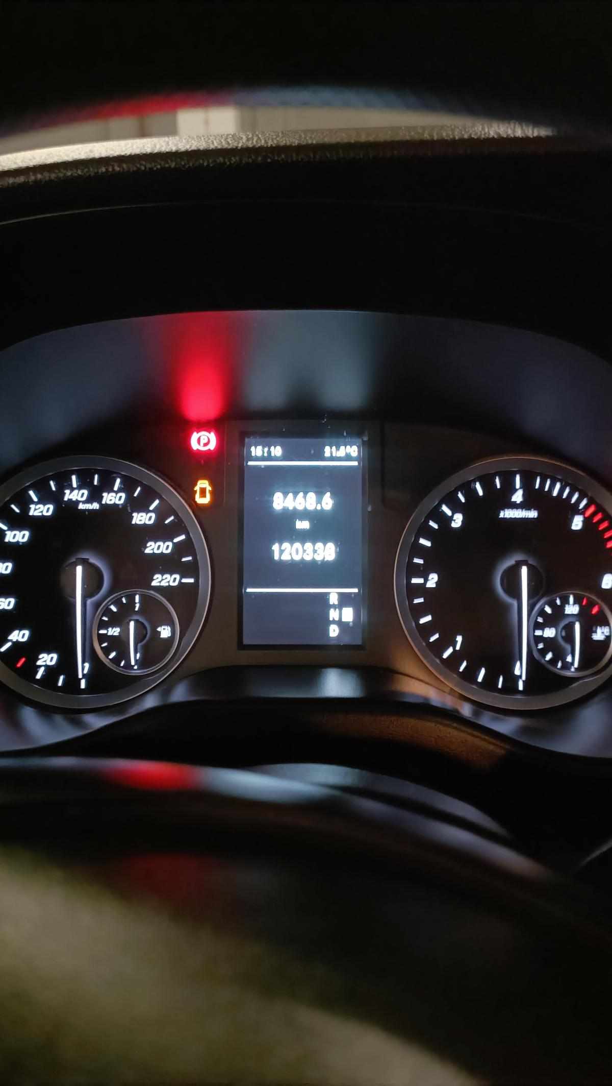mercedes-benz-vito-116-cdi-2021-diesel-1950cc