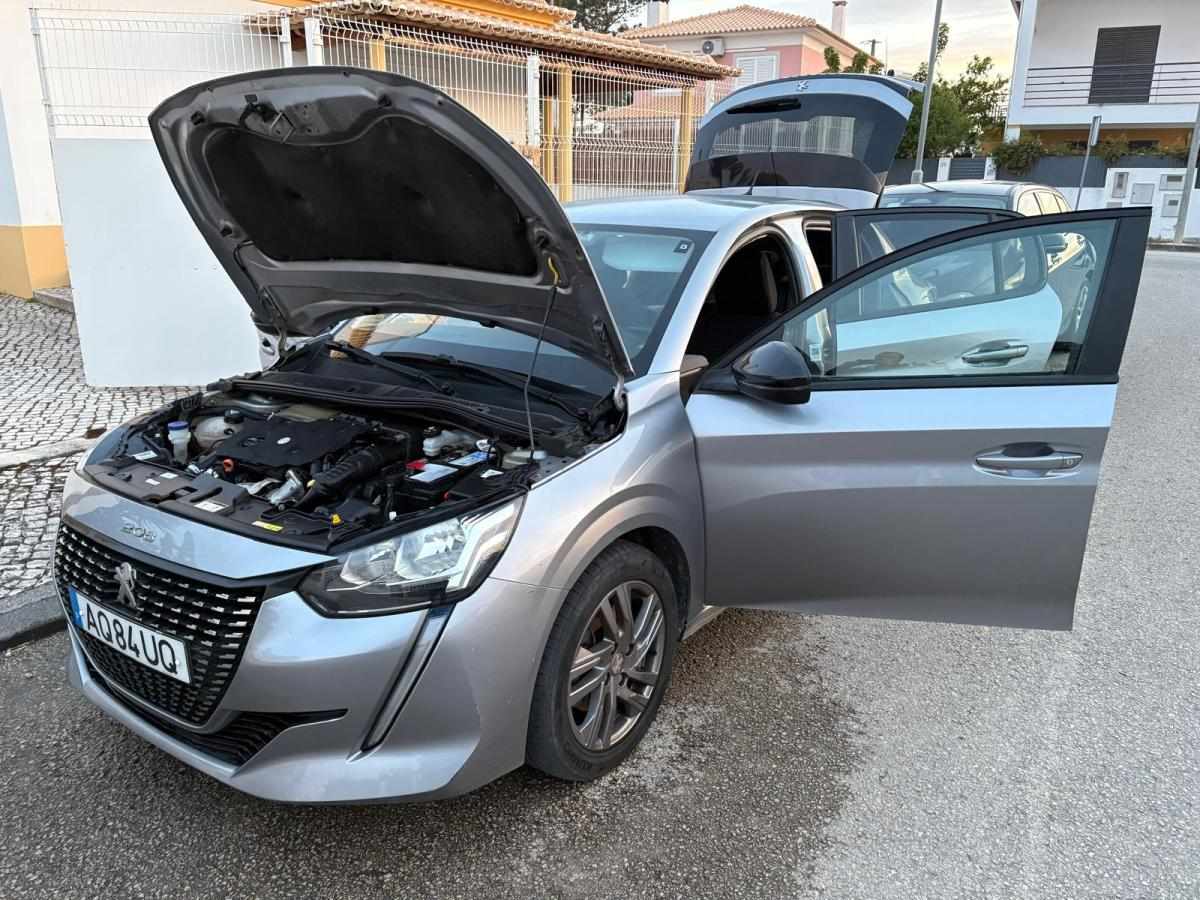 peugeot-208-1-5-102cv-2022-diesel-1499cc