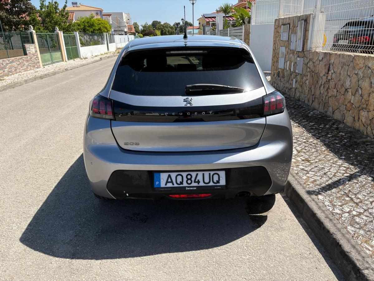 peugeot-208-1-5-102cv-2022-diesel-1499cc