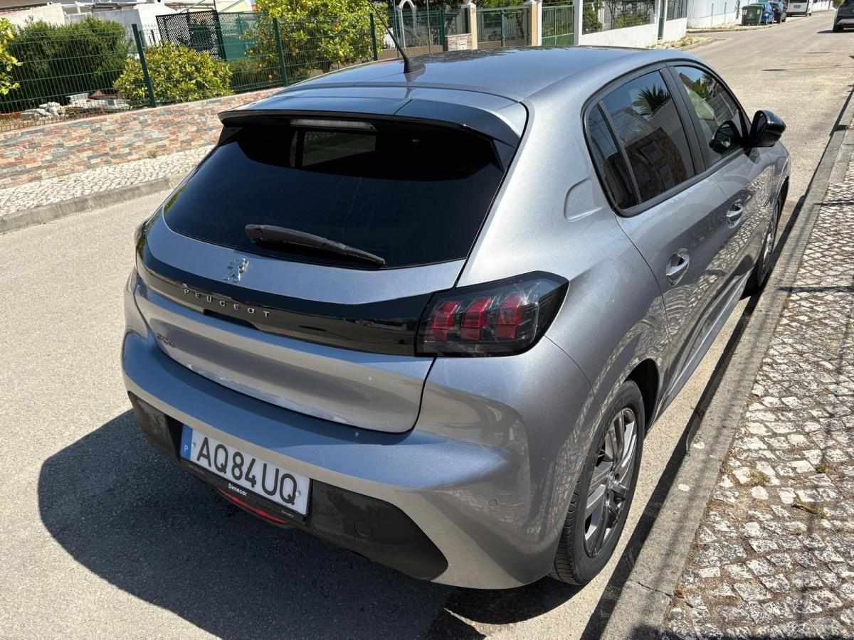 peugeot-208-1-5-102cv-2022-diesel-1499cc