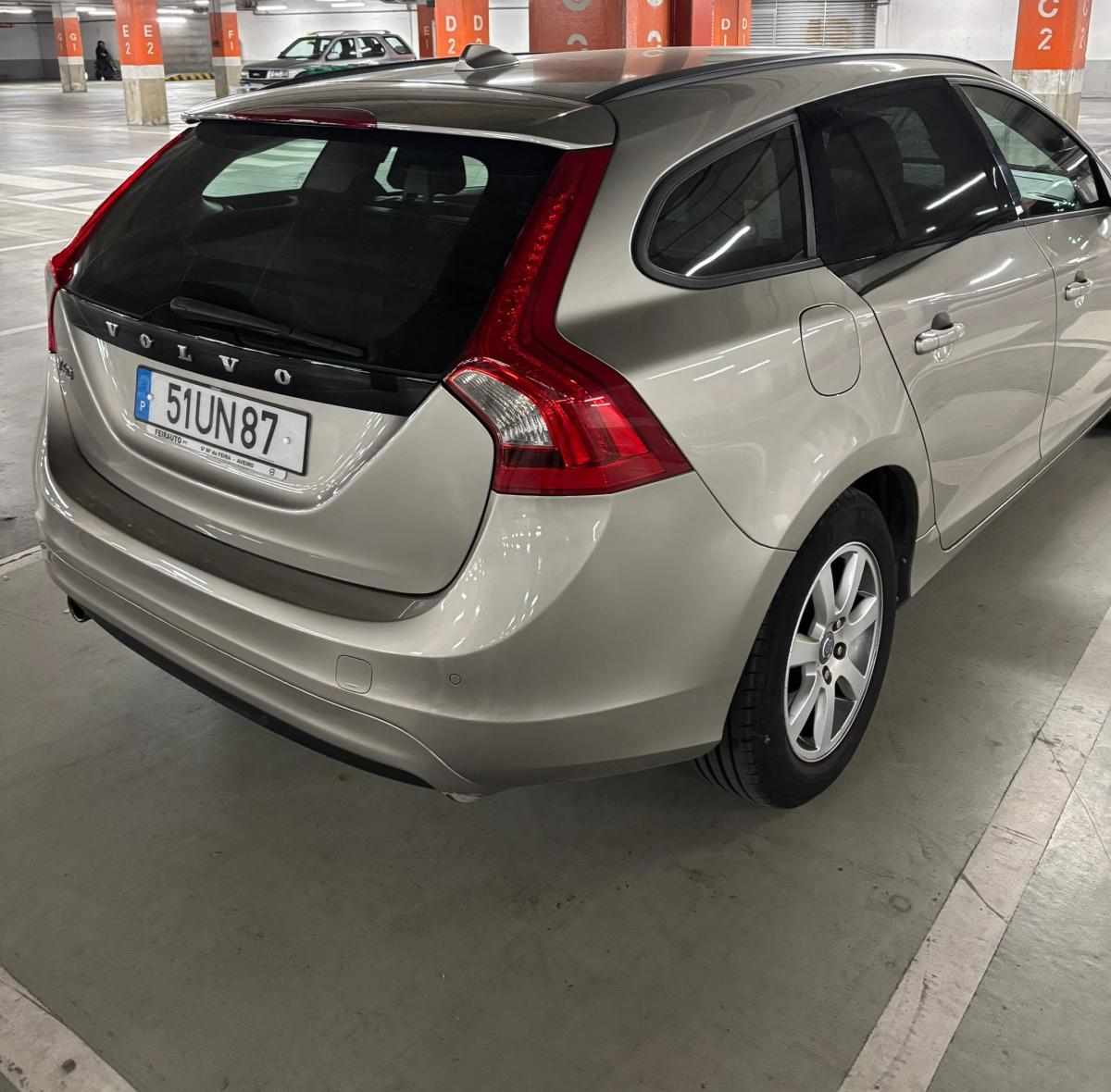 volvo-v60-1-6-d2-2013-diesel-1560cc