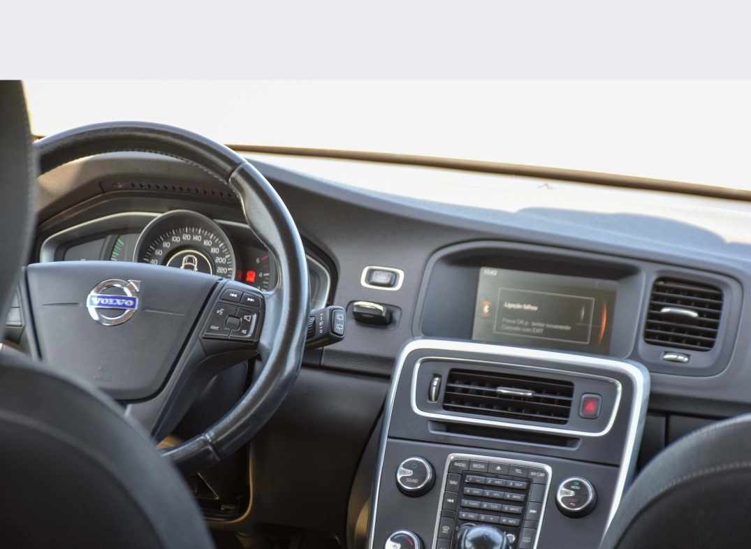 volvo-v60-1-6-d2-2013-diesel-1560cc