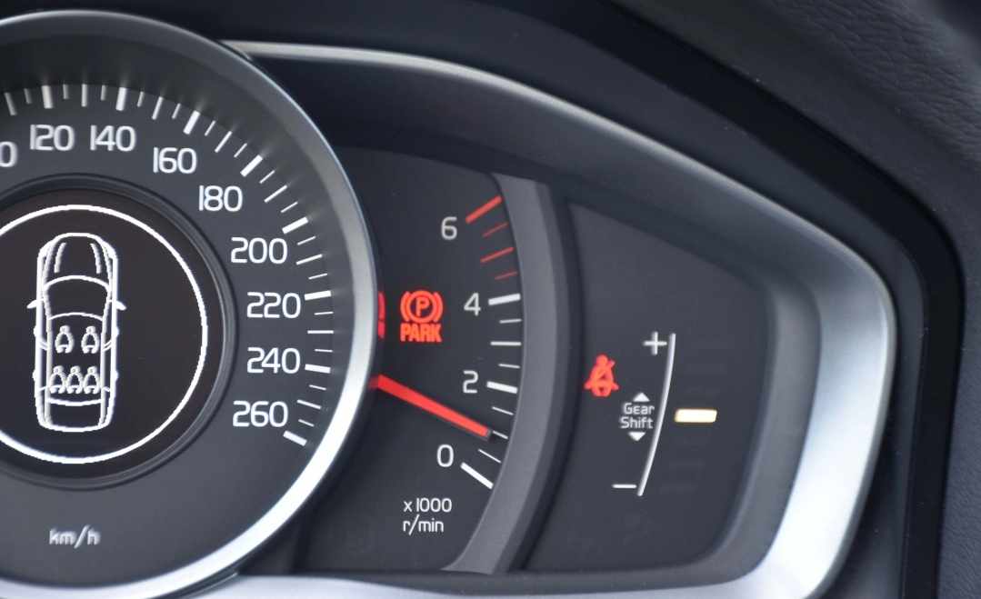 volvo-v60-1-6-d2-2013-diesel-1560cc