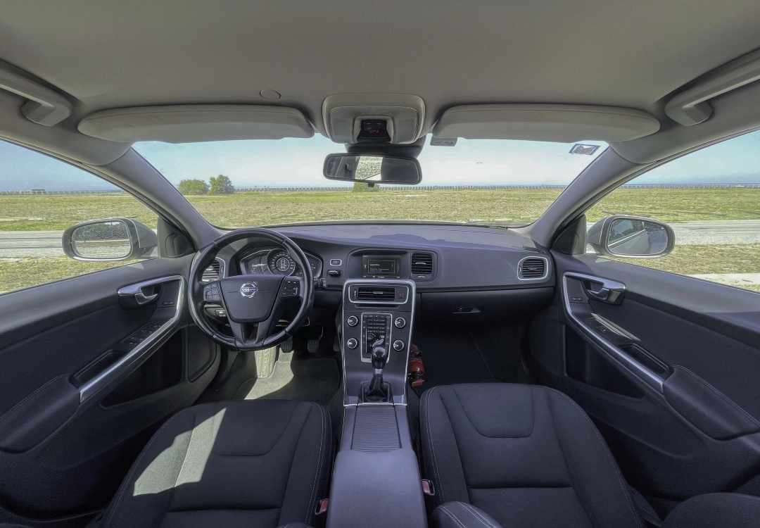 volvo-v60-1-6-d2-2013-diesel-1560cc