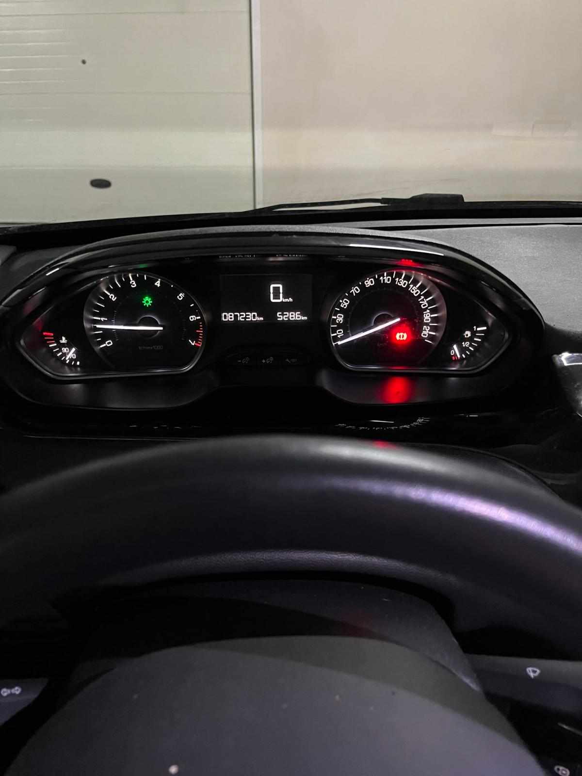 peugeot-208-1-2-puretech-2018-gasolina-1199cc