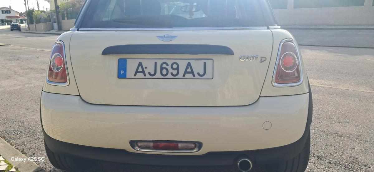 mini-hatch-one-d-2012-diesel-1598cc