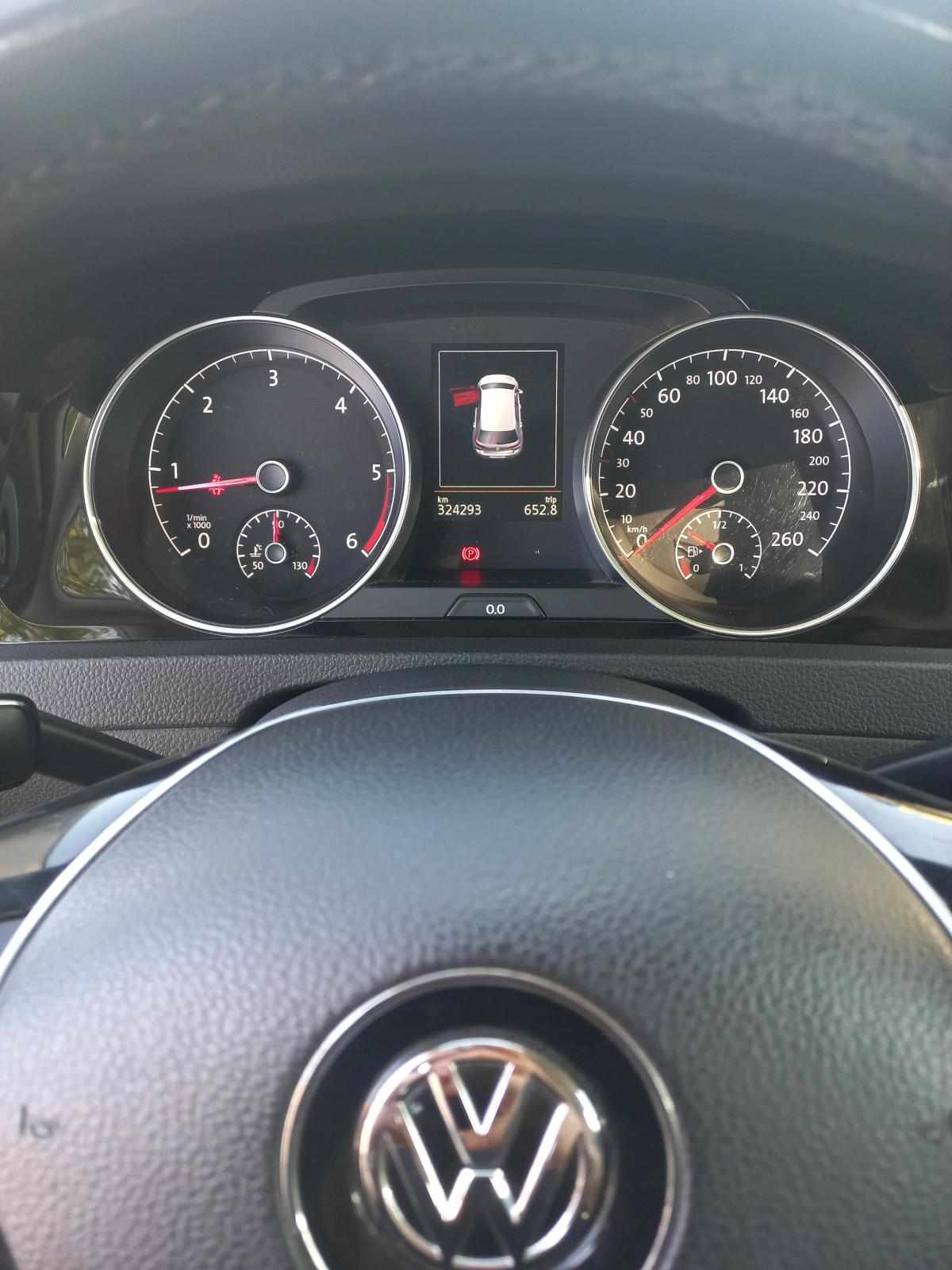 volkswagen-golf-1-6-tdi-2015-diesel-1598cc