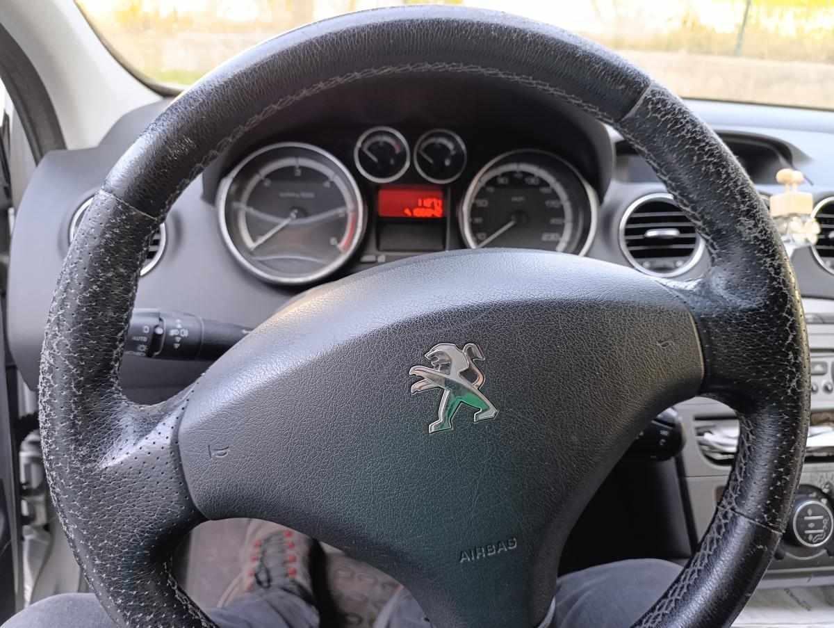 peugeot-308-1-6-hdi-fap-2011-diesel-1560cc