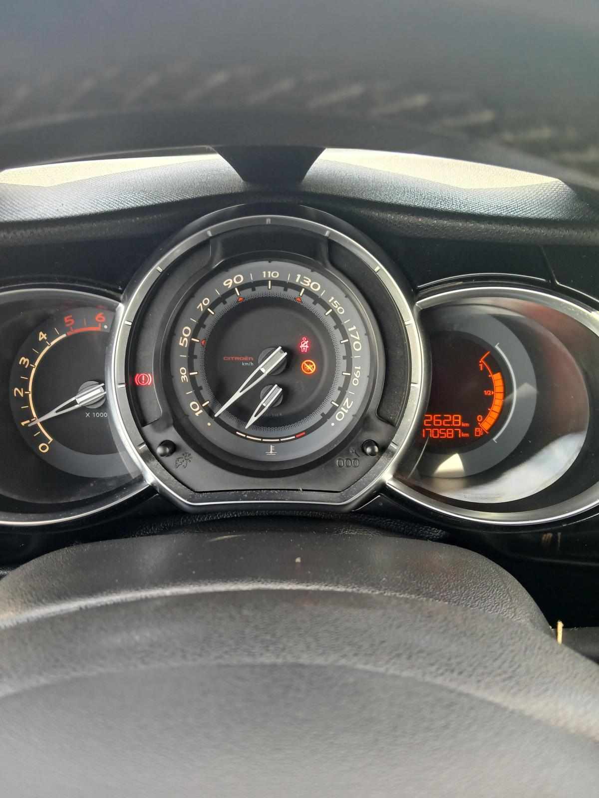 citroen-ds3-1-6-hdi-2011-diesel-1560cc