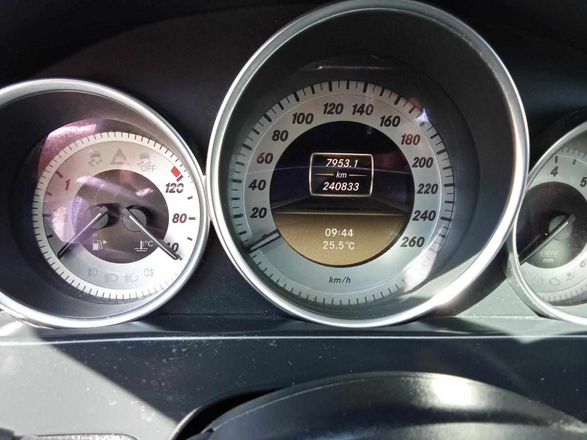 mercedes-benz-classe-c-c-180-cgi-blueefficiency-2011-gasolina-1796cc
