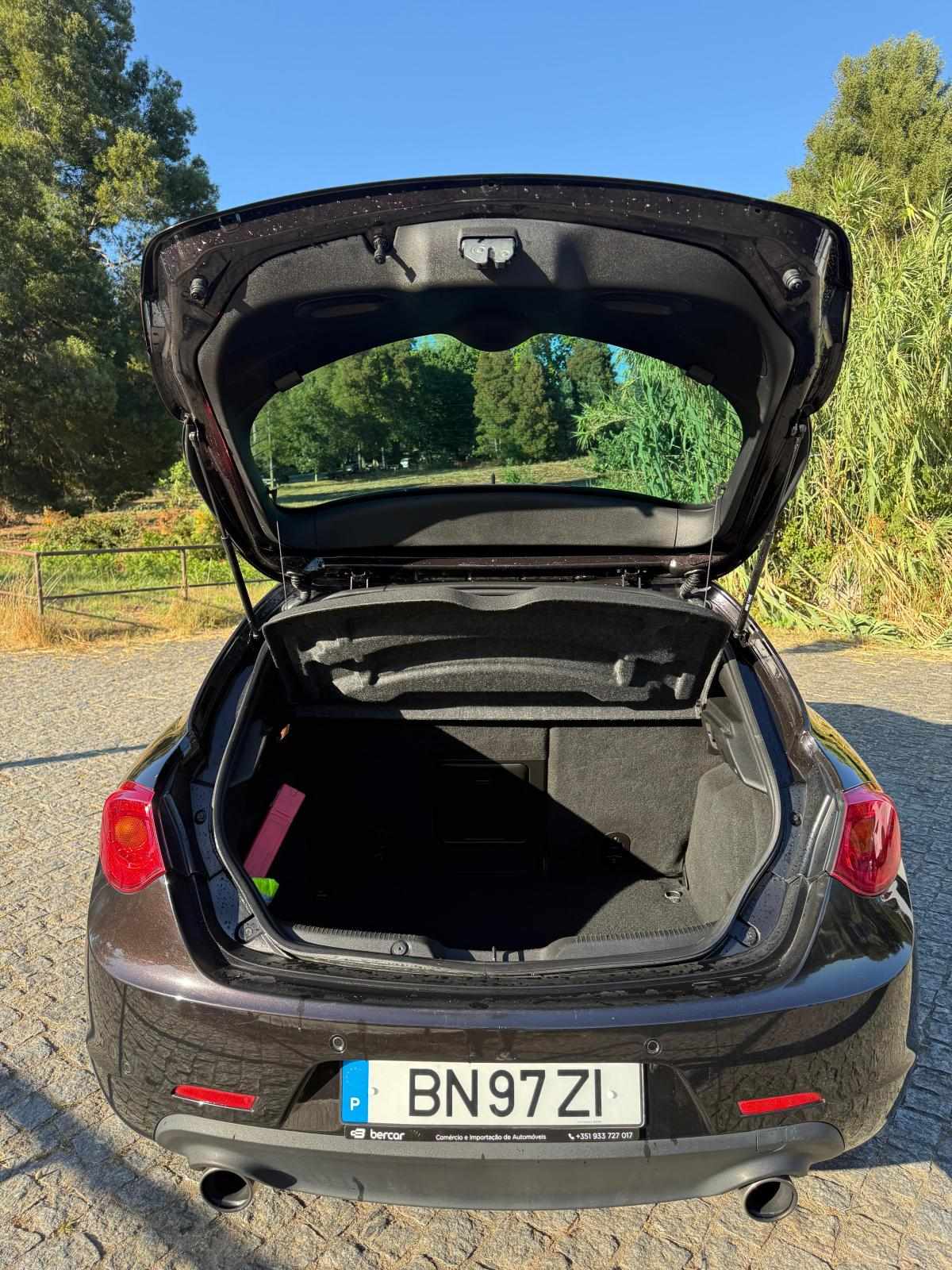 alfa-romeo-giulietta-1-75-tbi-2010-gasolina-1742cc