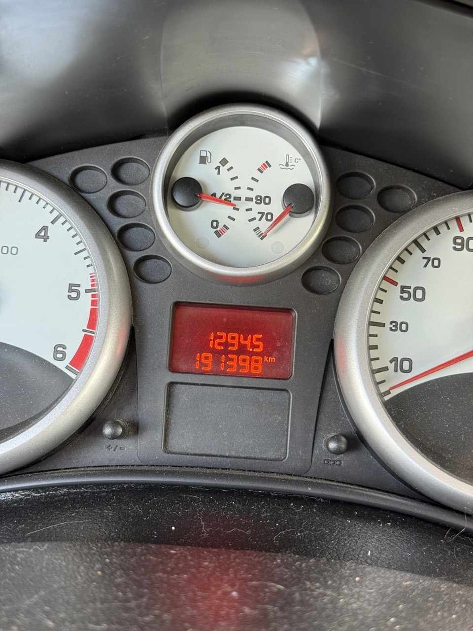 peugeot-207-1-4-hdi-2007-diesel-1398cc