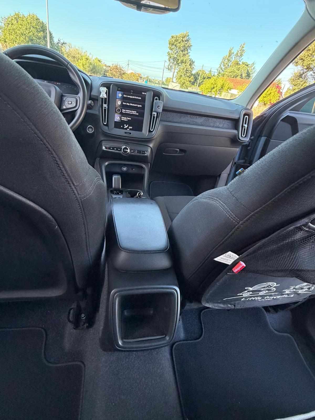 volvo-xc40-1-5-t2-2023-gasolina-1477cc