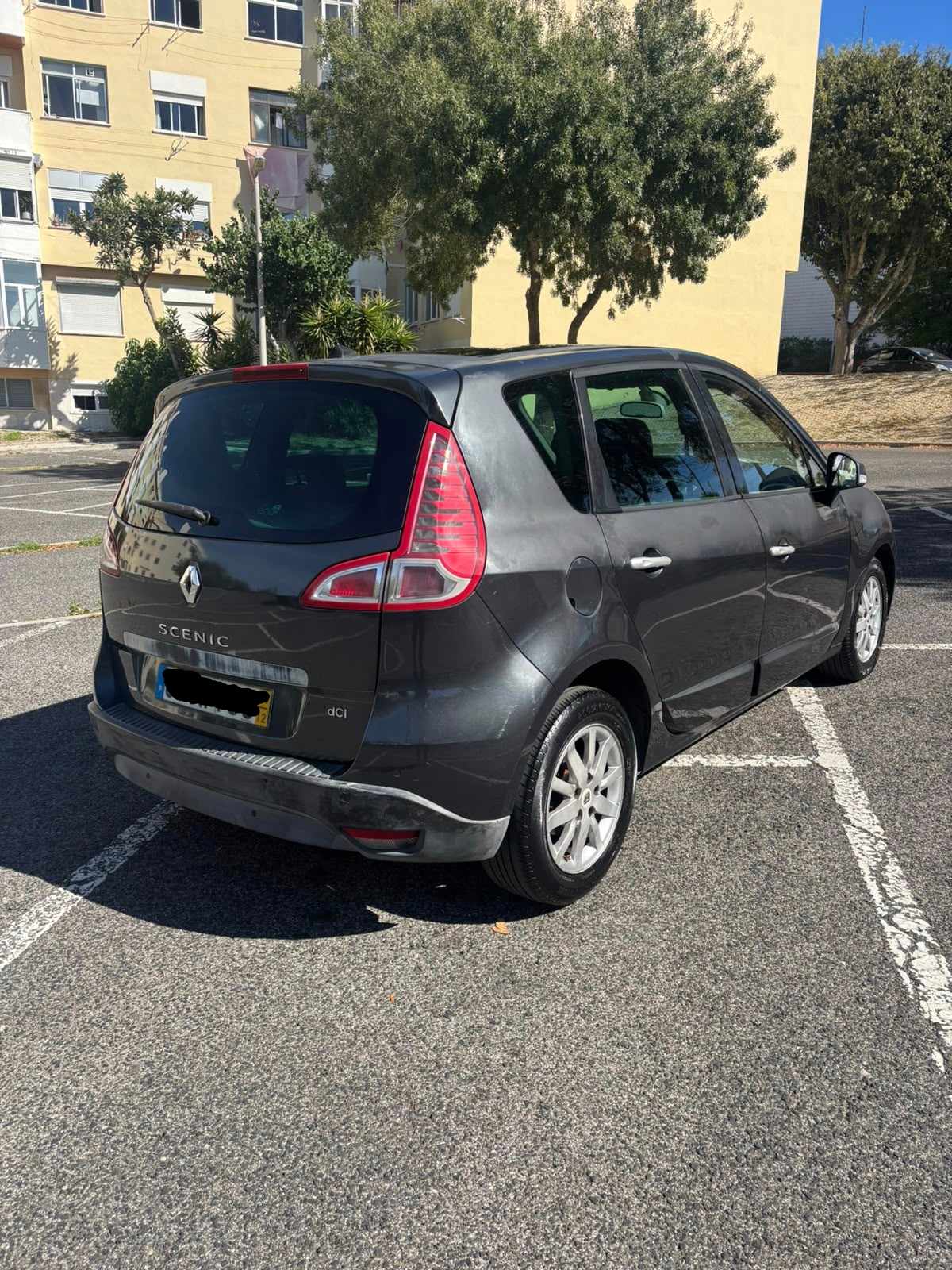 renault-scenic-1-5-dci-2010-diesel-1461cc