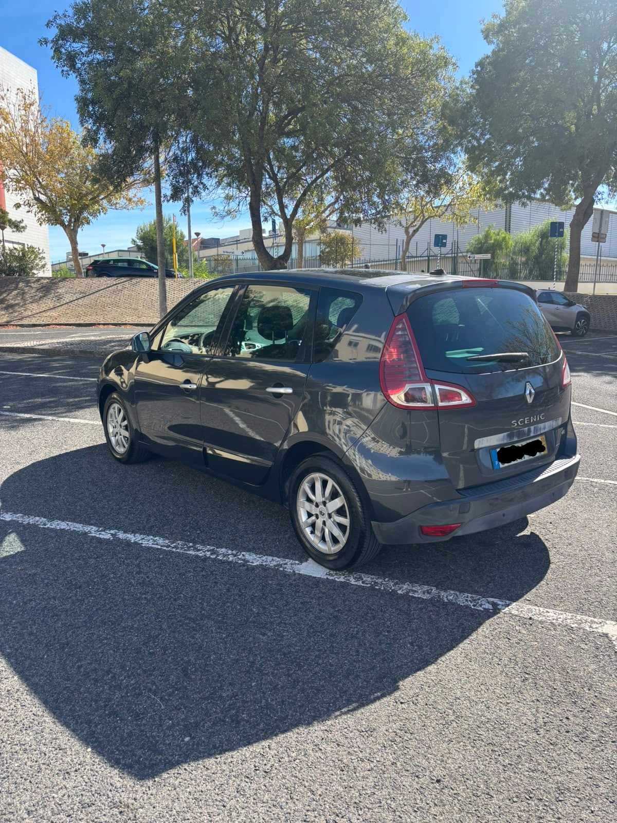 renault-scenic-1-5-dci-2010-diesel-1461cc