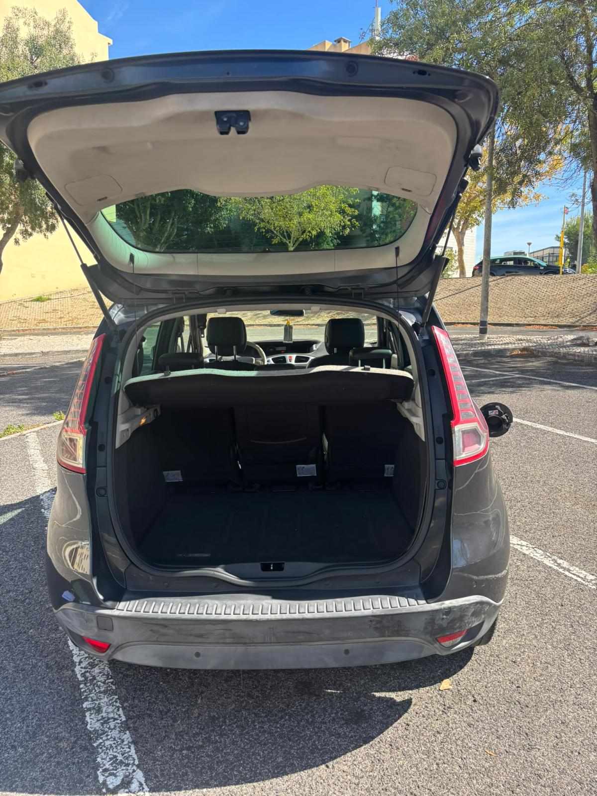 renault-scenic-1-5-dci-2010-diesel-1461cc