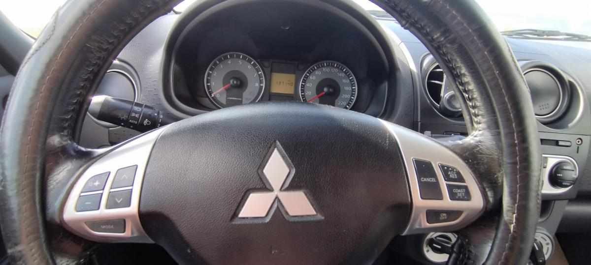 mitsubishi-colt-1-3-mpi-2011-gasolina-1332cc