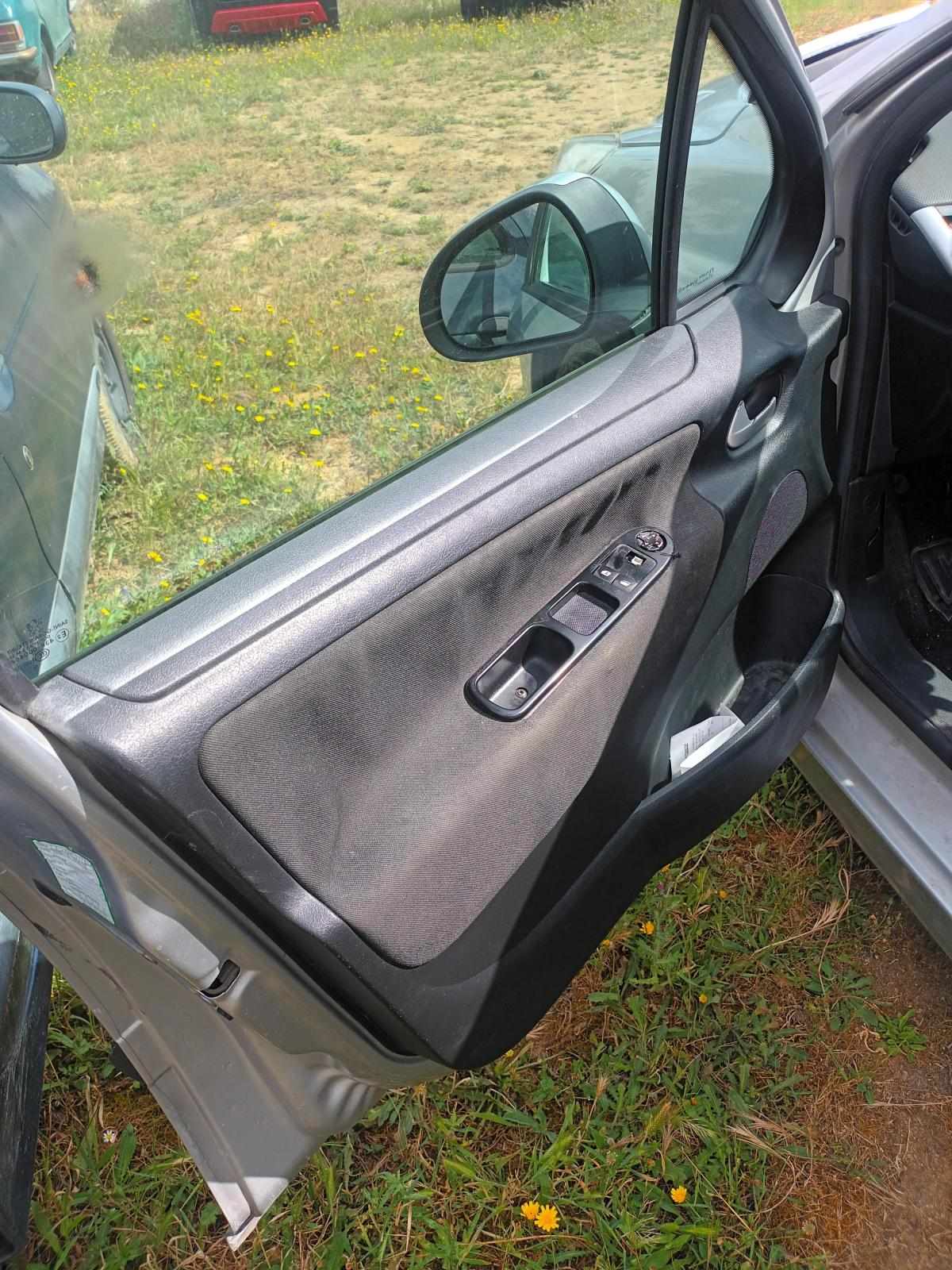 peugeot-207-1-4-hdi-2009-diesel-1398cc