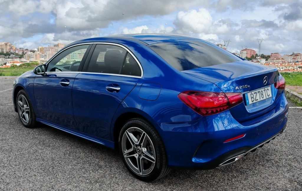 mercedes-benz-classe-a-2023-hibrido-1332cc