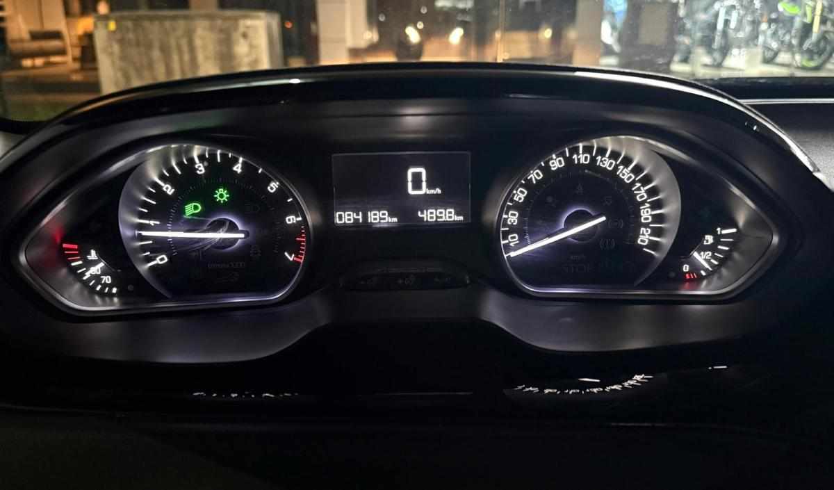 peugeot-208-1-2-vti-2018-gasolina-1199cc