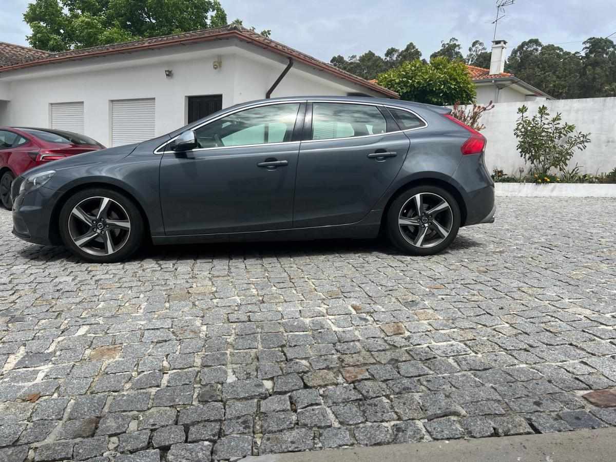 volvo-v40-1-6-d2-2013-diesel-1560cc