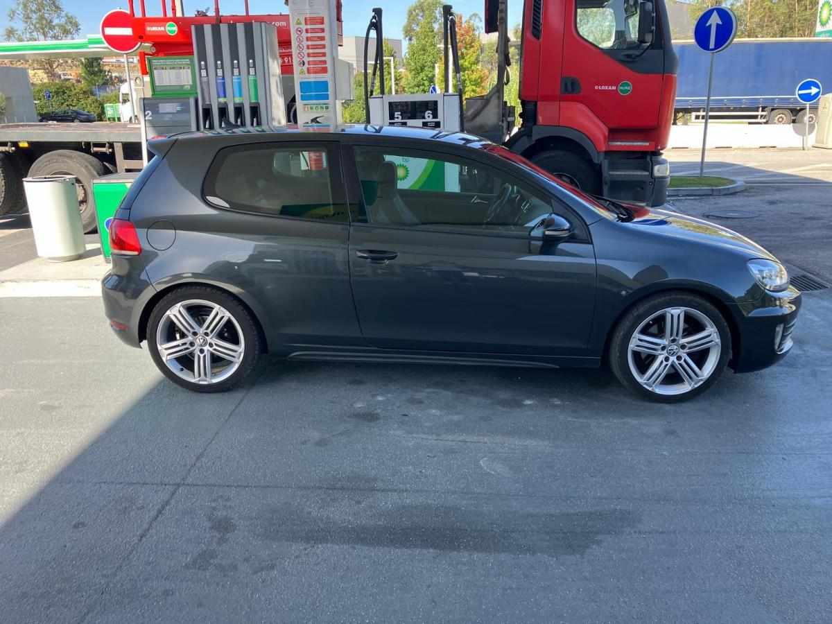 volkswagen-golf-2-0-tdi-2010-diesel-1968cc