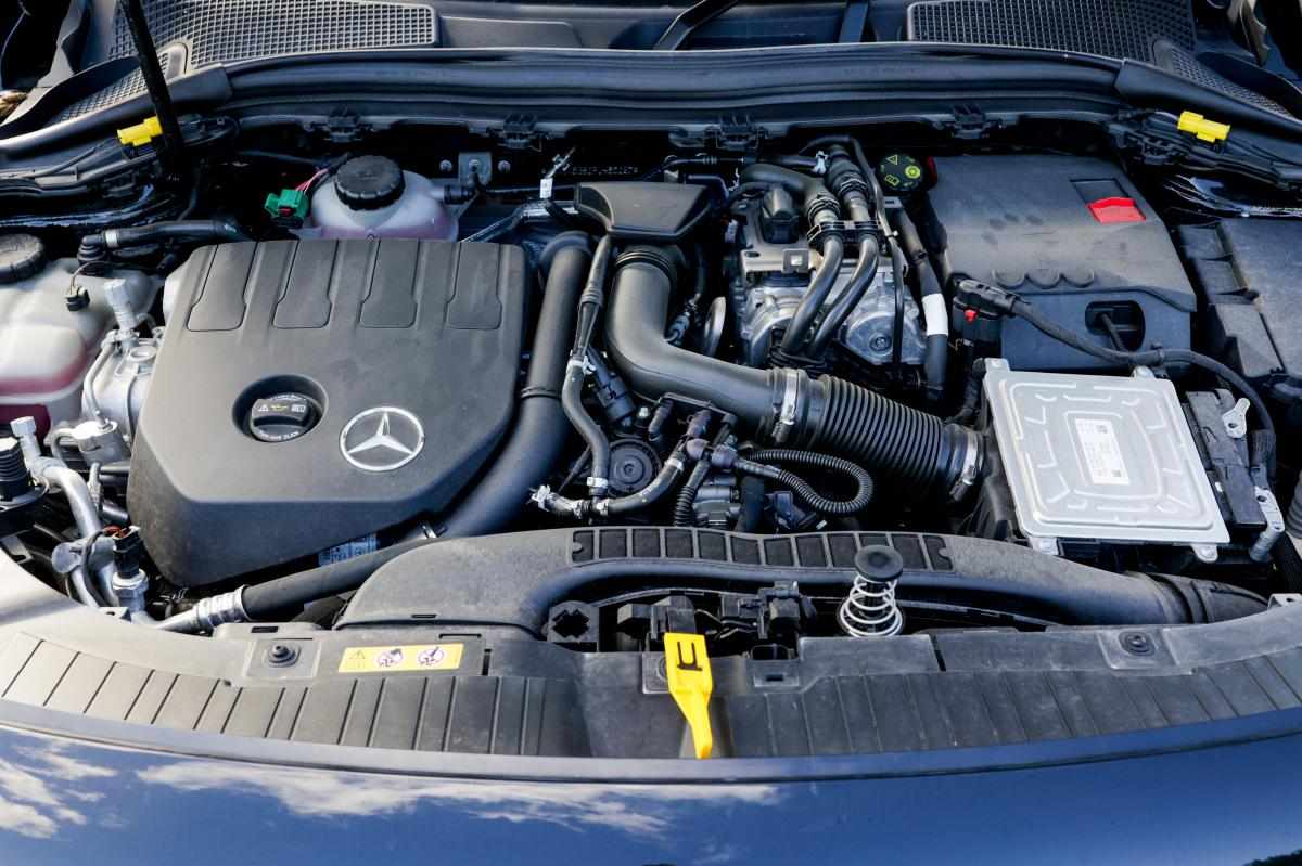 mercedes-benz-gla-250-e-2023-gasolina-1332cc