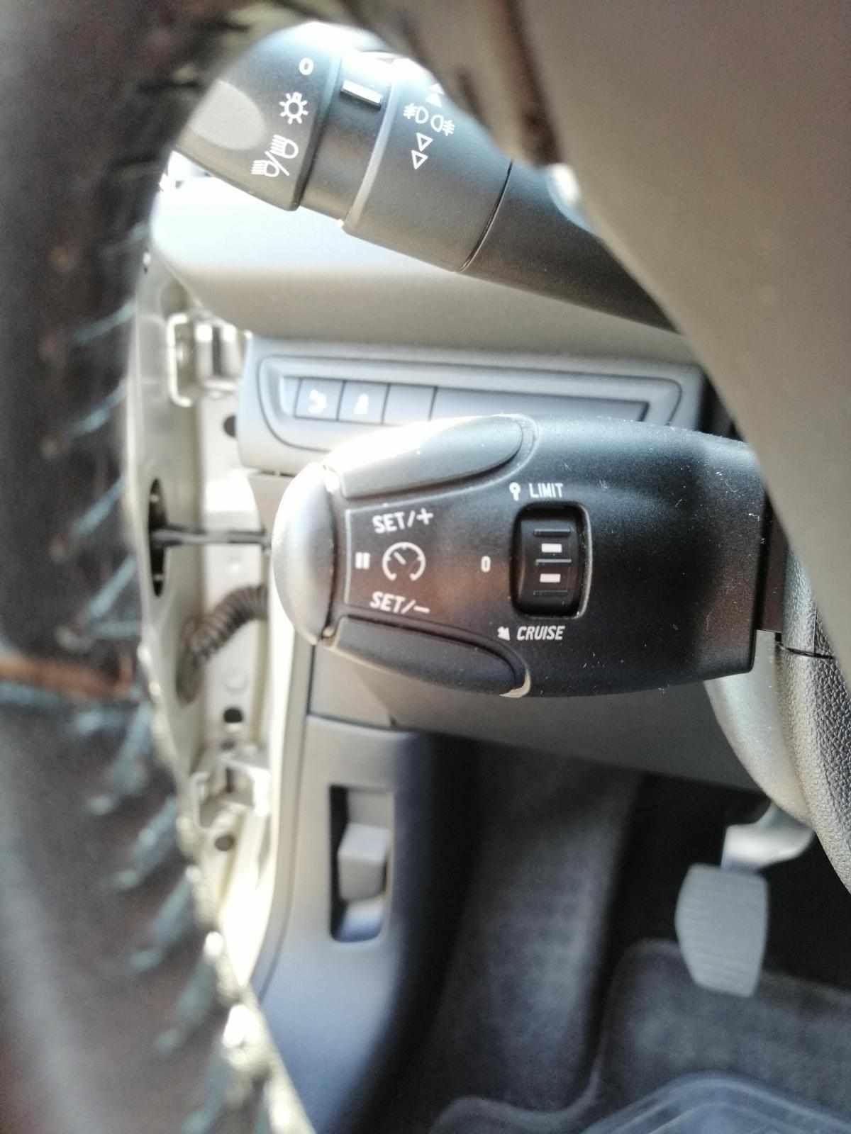 peugeot-208-1-6-bluehdi-2015-diesel-1560cc
