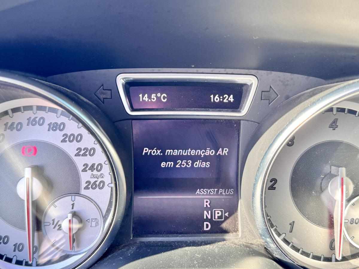 mercedes-benz-gla-220-d-2016-diesel-2143cc