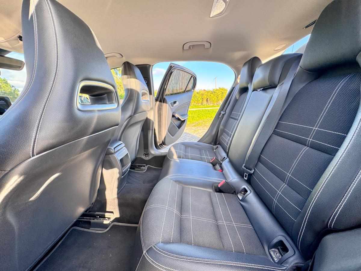 mercedes-benz-gla-220-d-2016-diesel-2143cc