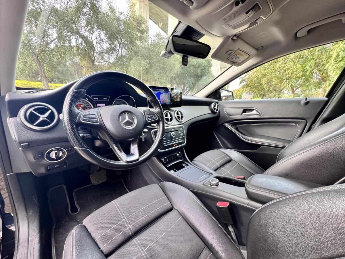 mercedes-benz-gla-220-d-2016-diesel-2143cc
