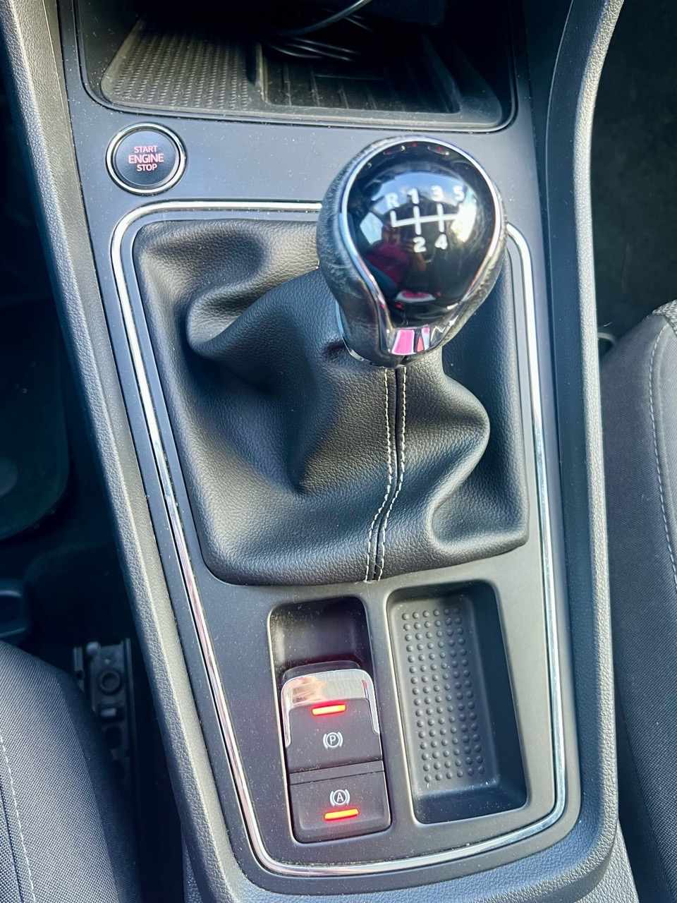 seat-leon-1-6-tdi-2019-diesel-1598cc