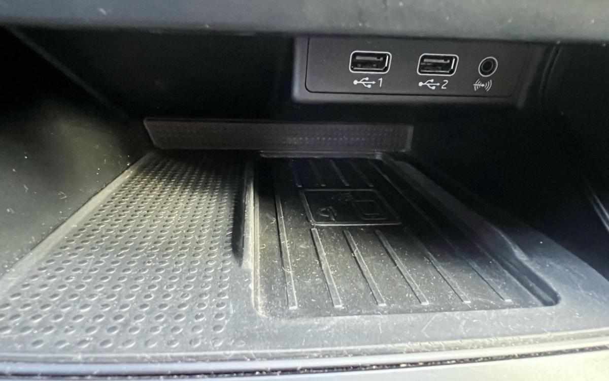 seat-leon-1-6-tdi-2019-diesel-1598cc