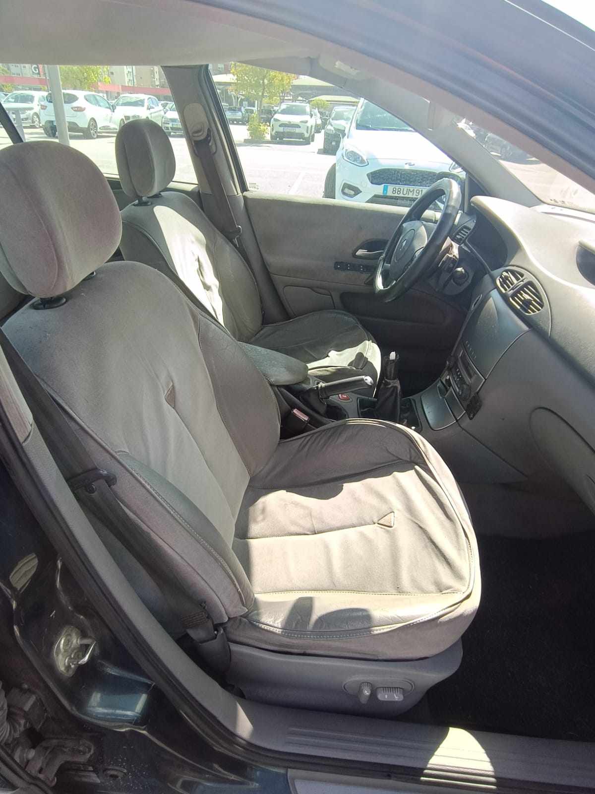 renault-laguna-1-6-2001-gasolina-1598cc