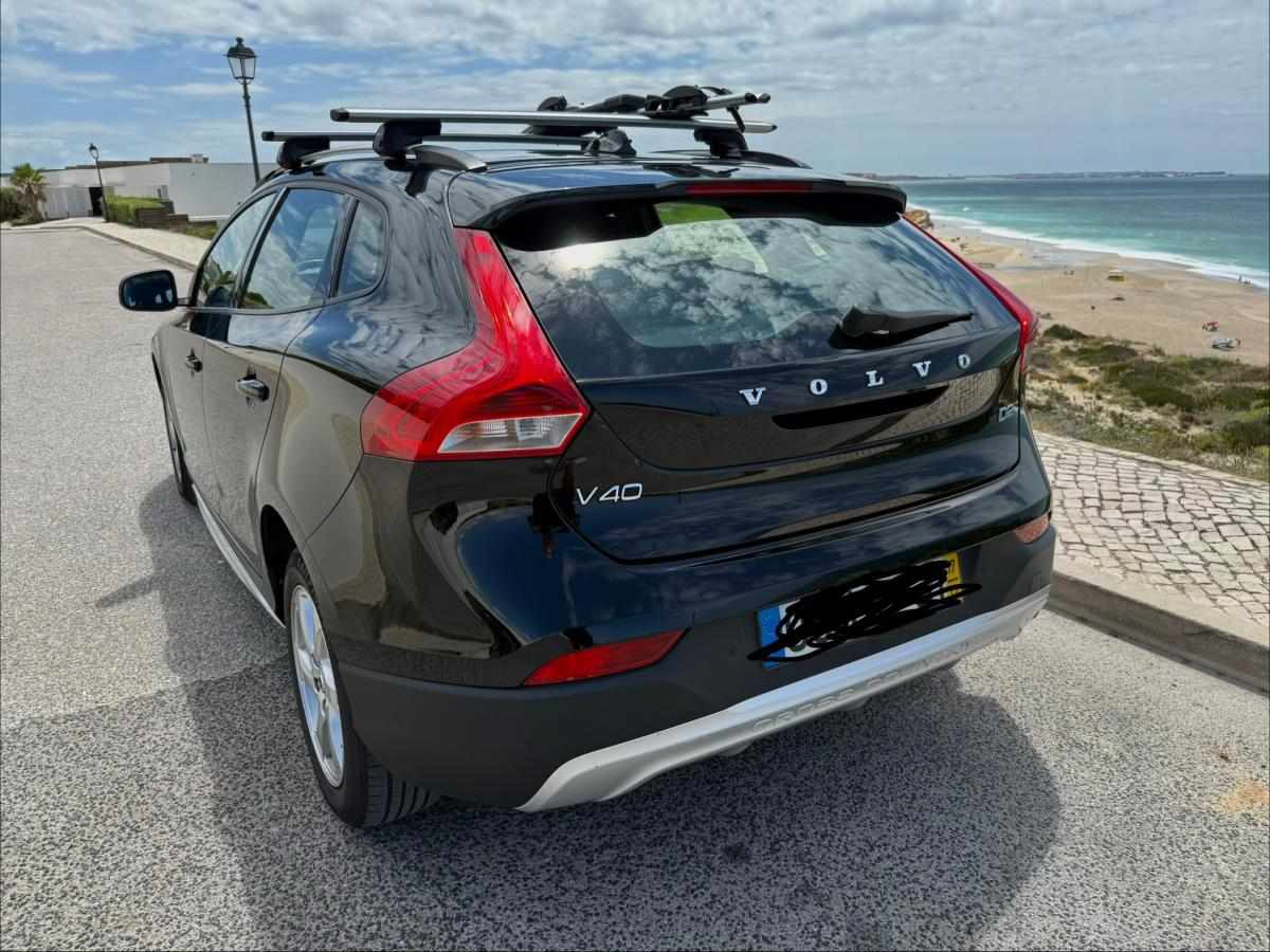 volvo-v40-d2-2017-diesel-1969cc