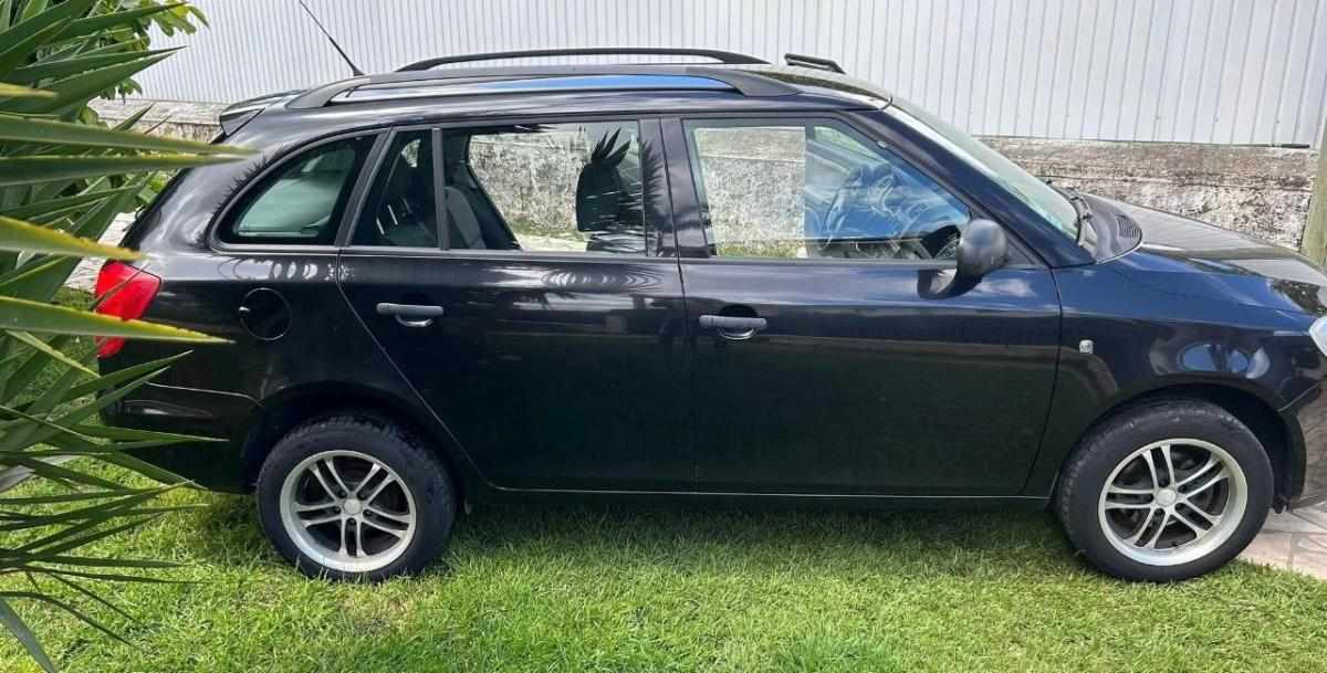 skoda-fabia-1-2-htp-2009-gasolina-1198cc