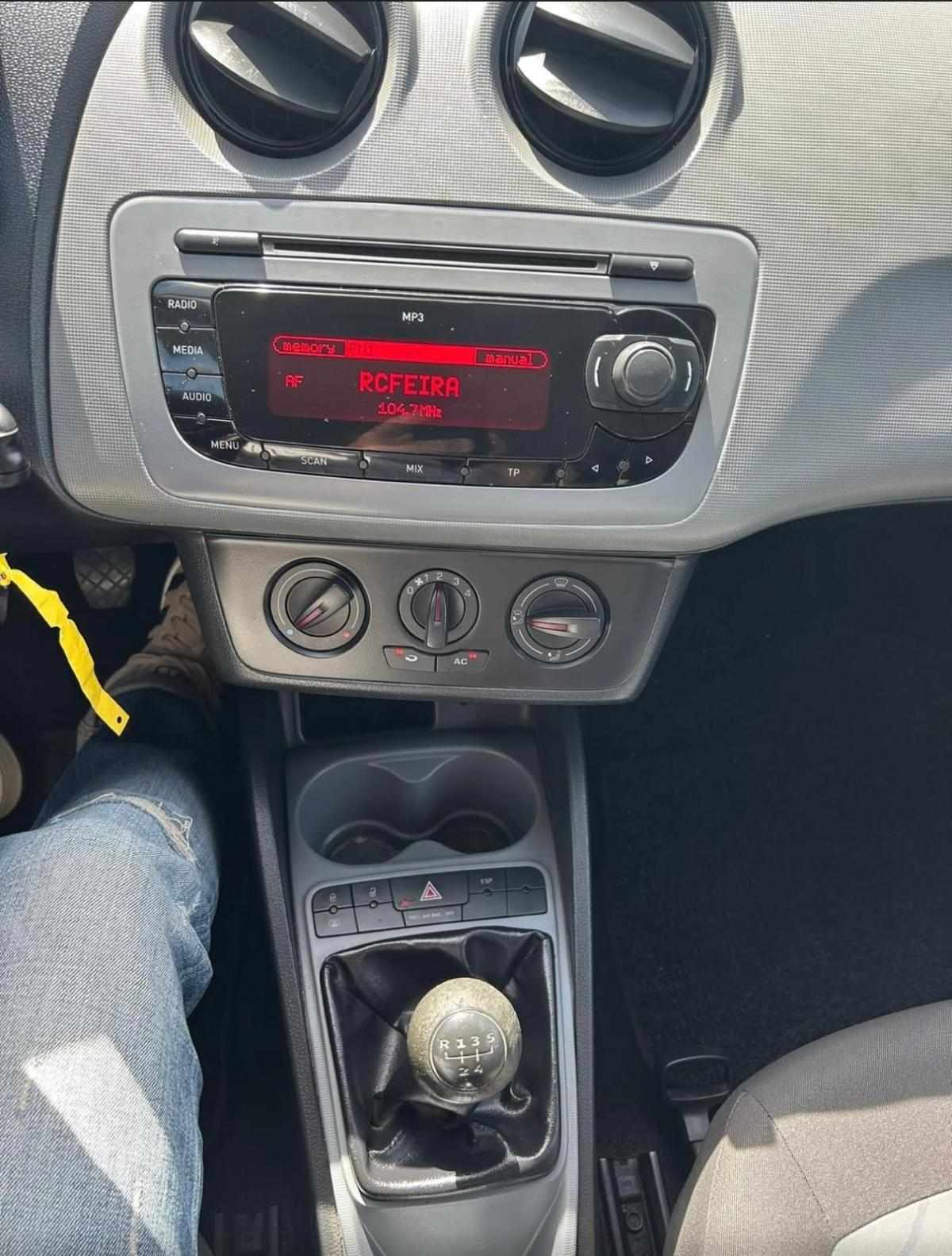 seat-ibiza-1-2-2012-gasolina-1198cc