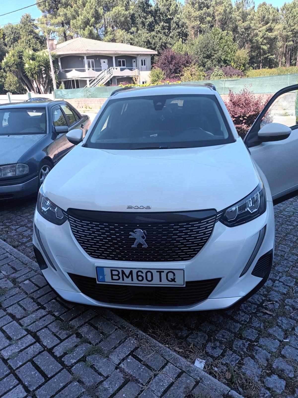 peugeot-2008-1-2-puretech-2021-gasolina-1199cc
