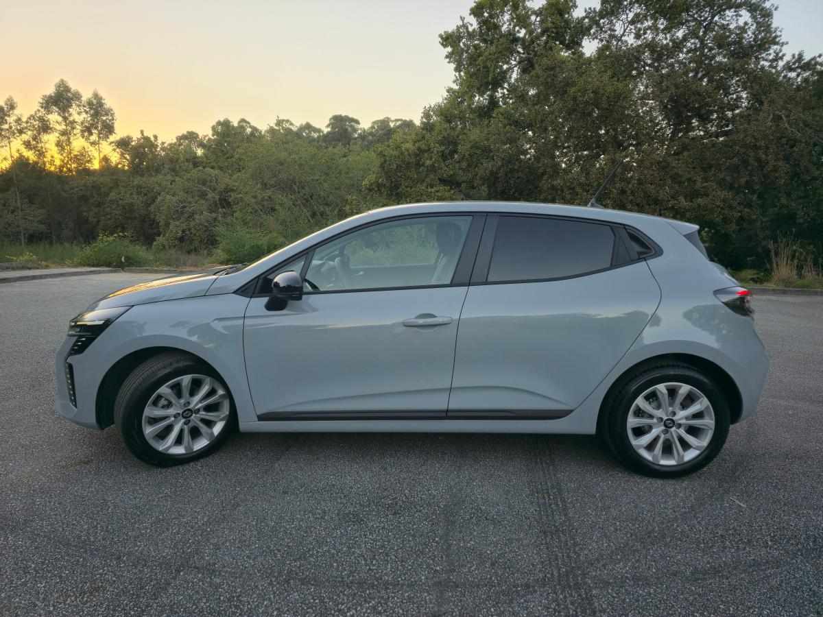 renault-clio-1-0tce-2025-gasolina-999cc