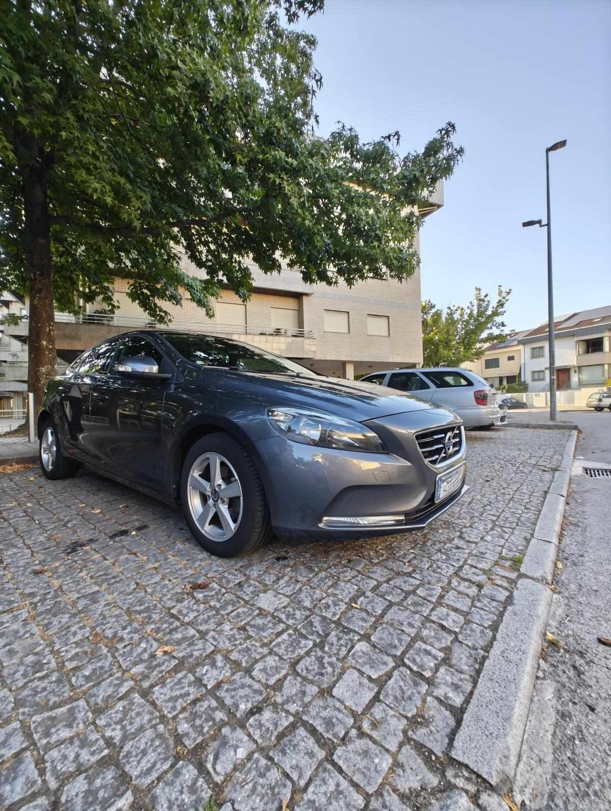 volvo-v40-d2-2015-diesel-1560cc