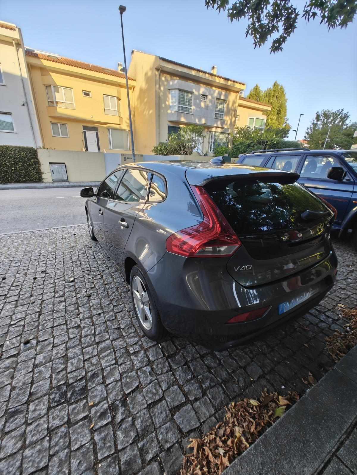 volvo-v40-d2-2015-diesel-1560cc